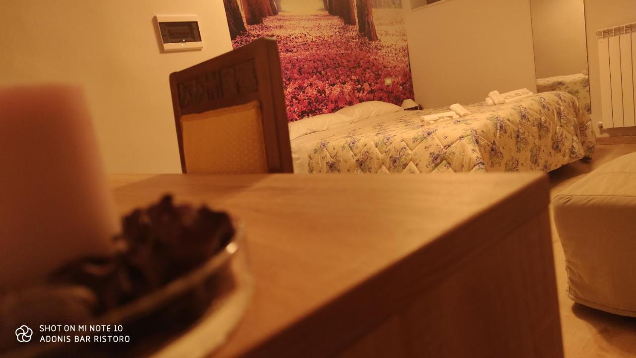 Adonis Hotell Castelvecchio Calvisio Eksteriør bilde