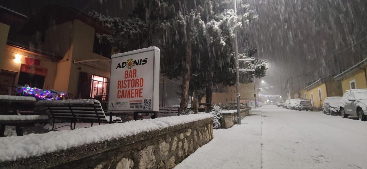 Adonis Hotell Castelvecchio Calvisio Eksteriør bilde